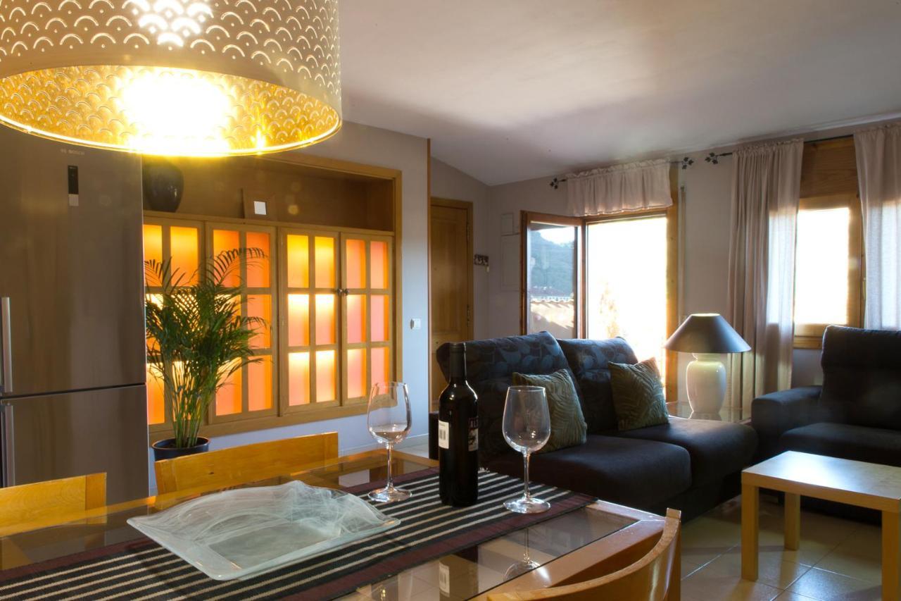Atico Con Terraza En Graus-Pirineo De Huesca Apartment Exterior photo